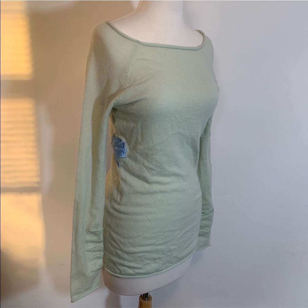 bebe // Cashmere Sweater w/Flower Patches / Size S